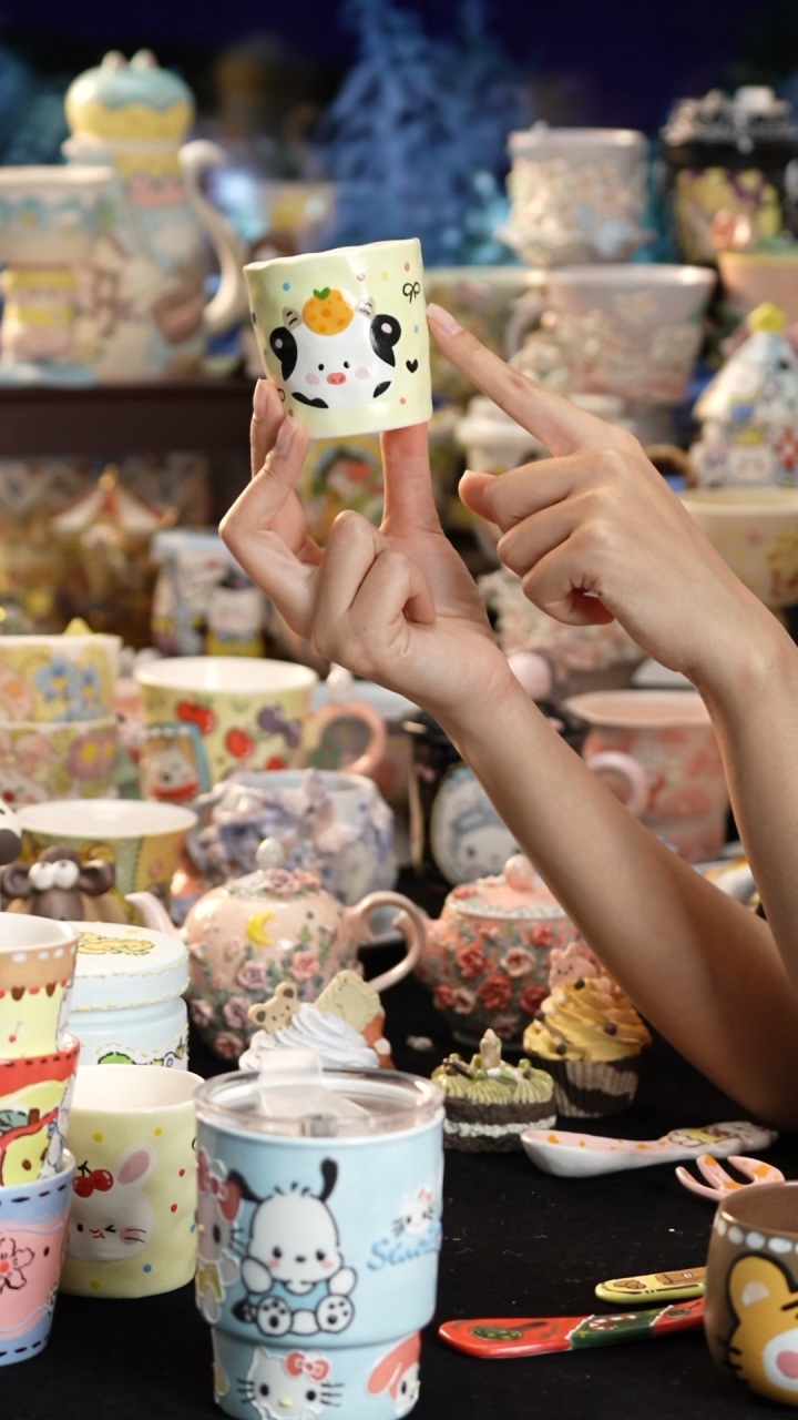 摆件陶景德镇釉下彩手绘设计师款陶瓷