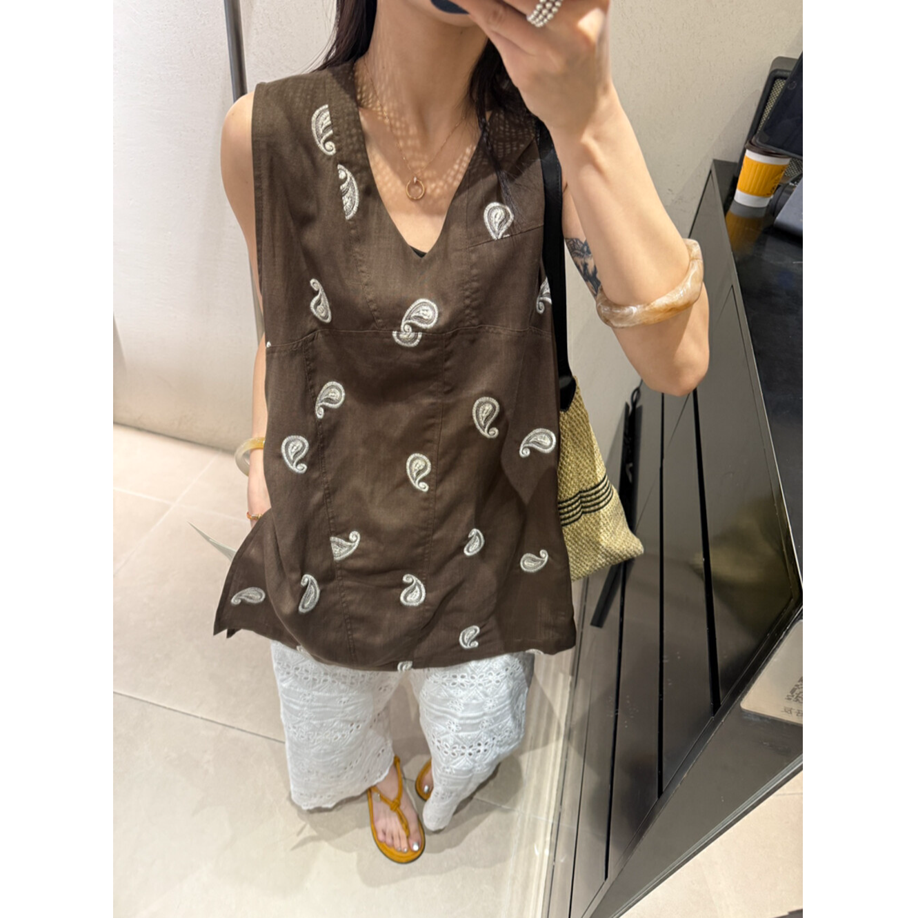 夏日显瘦套装裤女2025新款v领刺绣腰花果小衫镂空蕾丝休闲裤套装