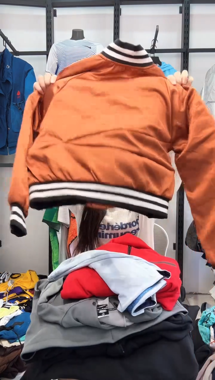 2598  编码  耐克卫衣服饰瑕疵款过款为准 尺码S