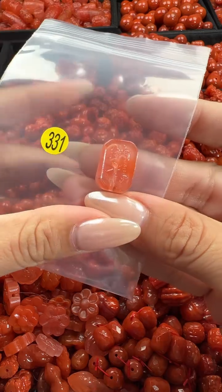 颈饰未镶嵌南红玛瑙1