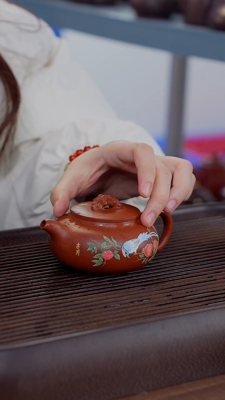 【闪购商品】紫砂茶壶底槽青堆绘太湖石扁腹