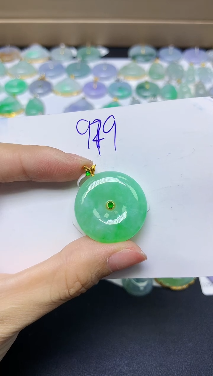 翡翠18K金镶嵌颈饰天然自然緬甸A貨翡翠