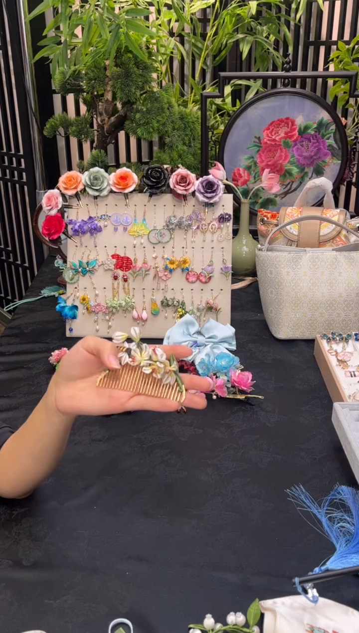 织绣浮*非遗苏绣手工饰品