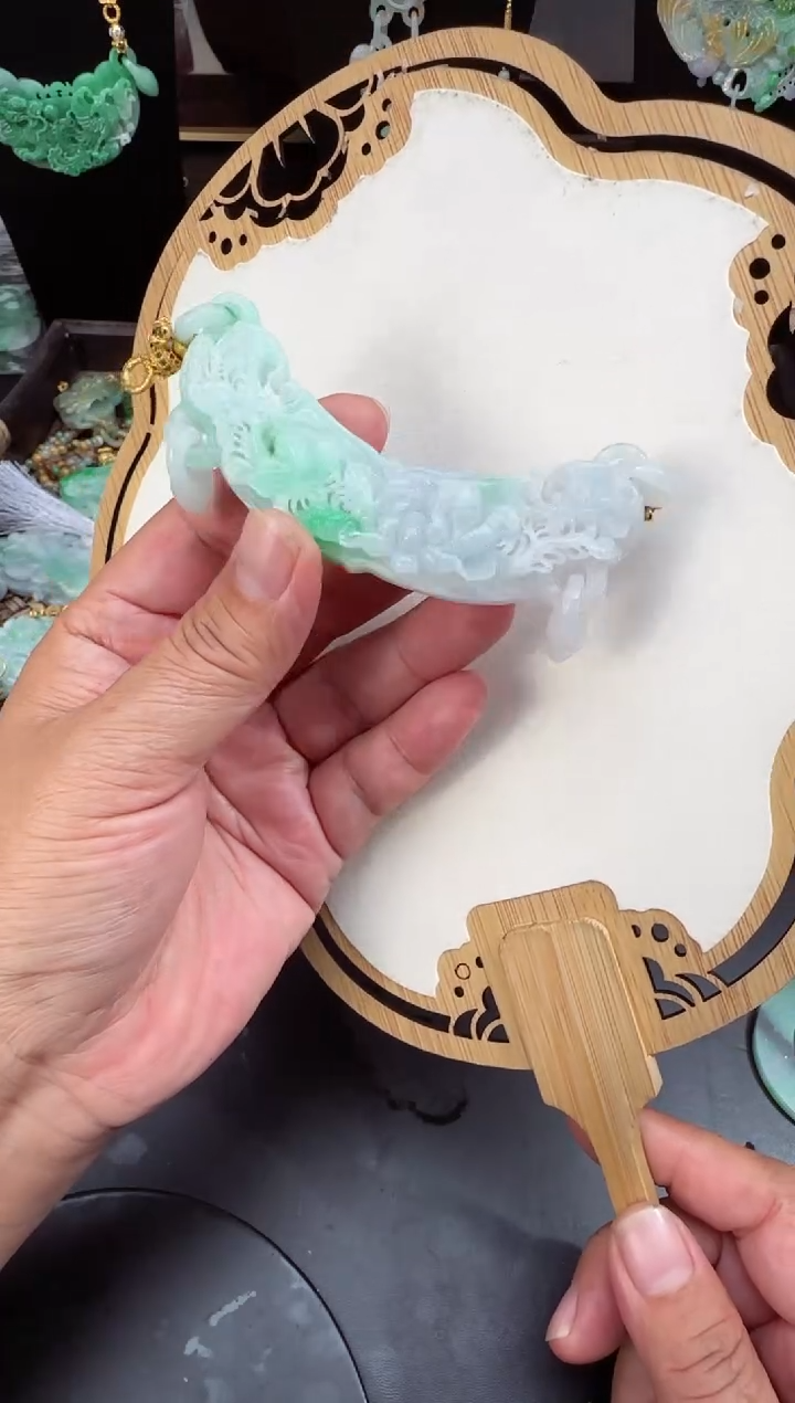 【闪购商品】翡翠颈饰未镶嵌拍照