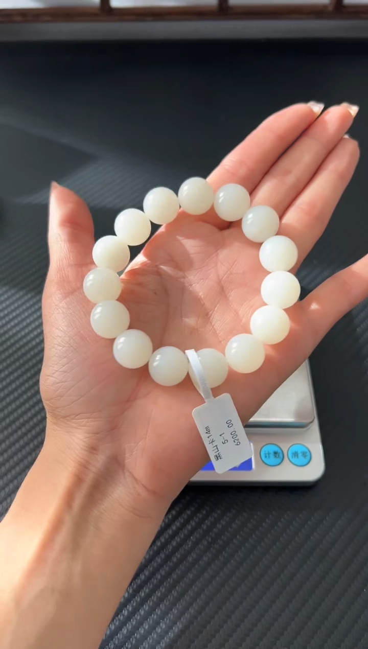 未镶嵌手串和田玉黑山微色差卡14m