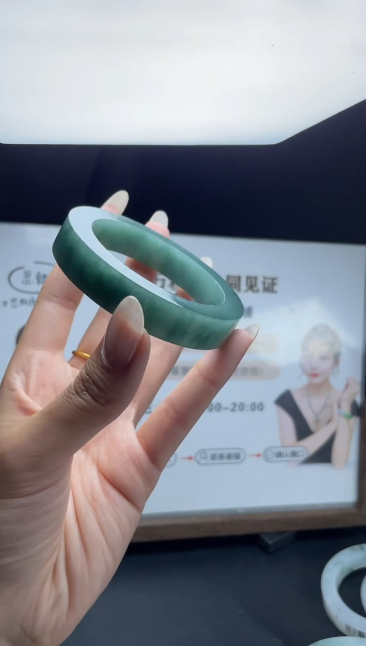 【闪购商品】定制翡翠手镯未镶嵌手镯DDC/发一件