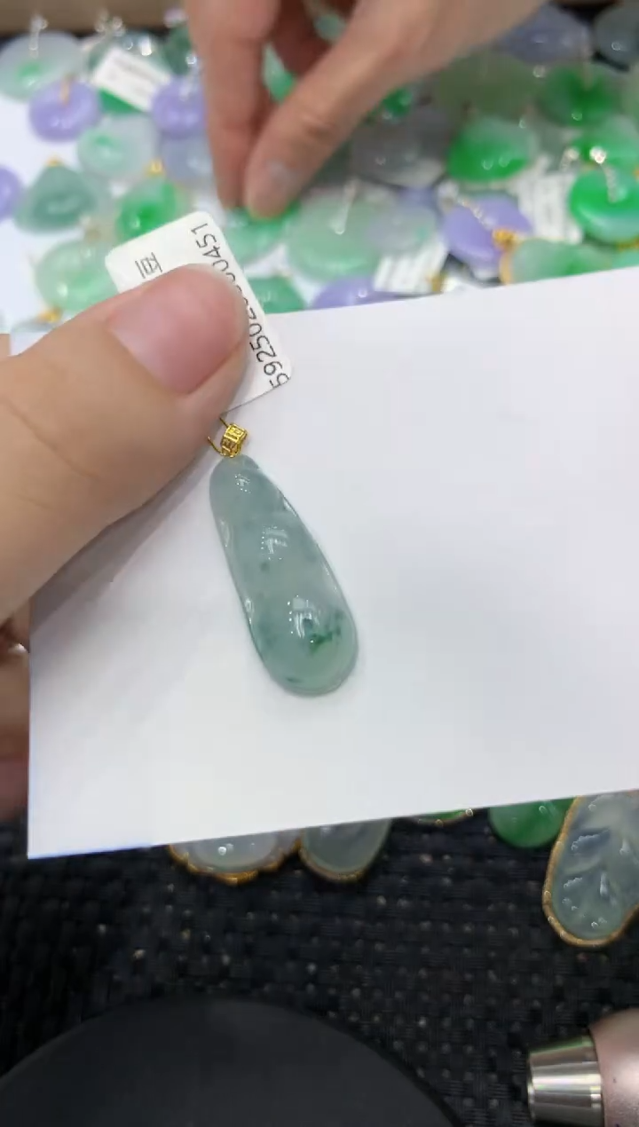 【闪购商品】翡翠颈饰18K金镶嵌1111111111