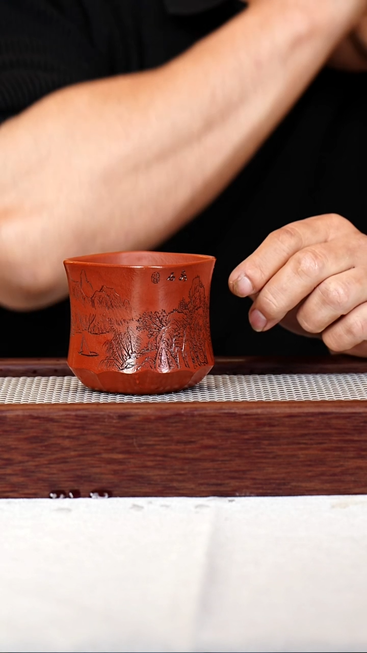 茶杯紫砂宜兴紫砂  四方 手工刻绘山水杯160CC 482