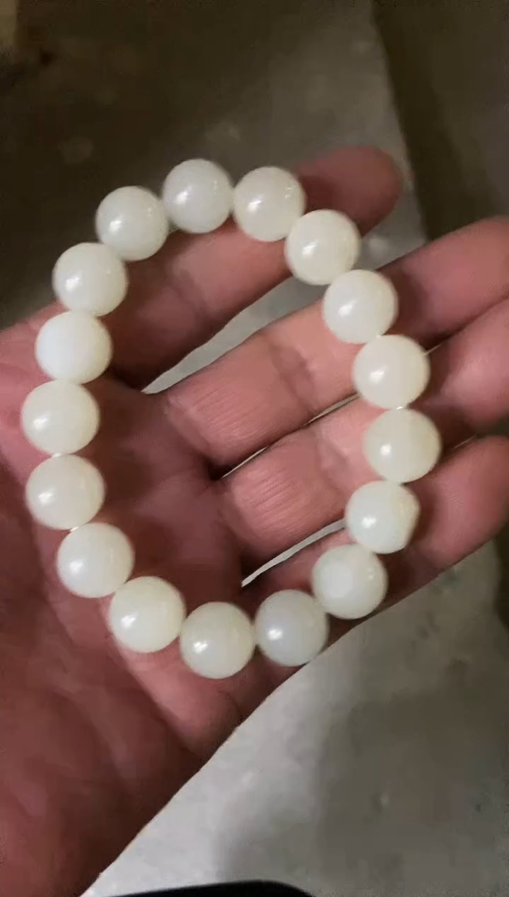 颈饰未镶嵌和田玉根*爷手串