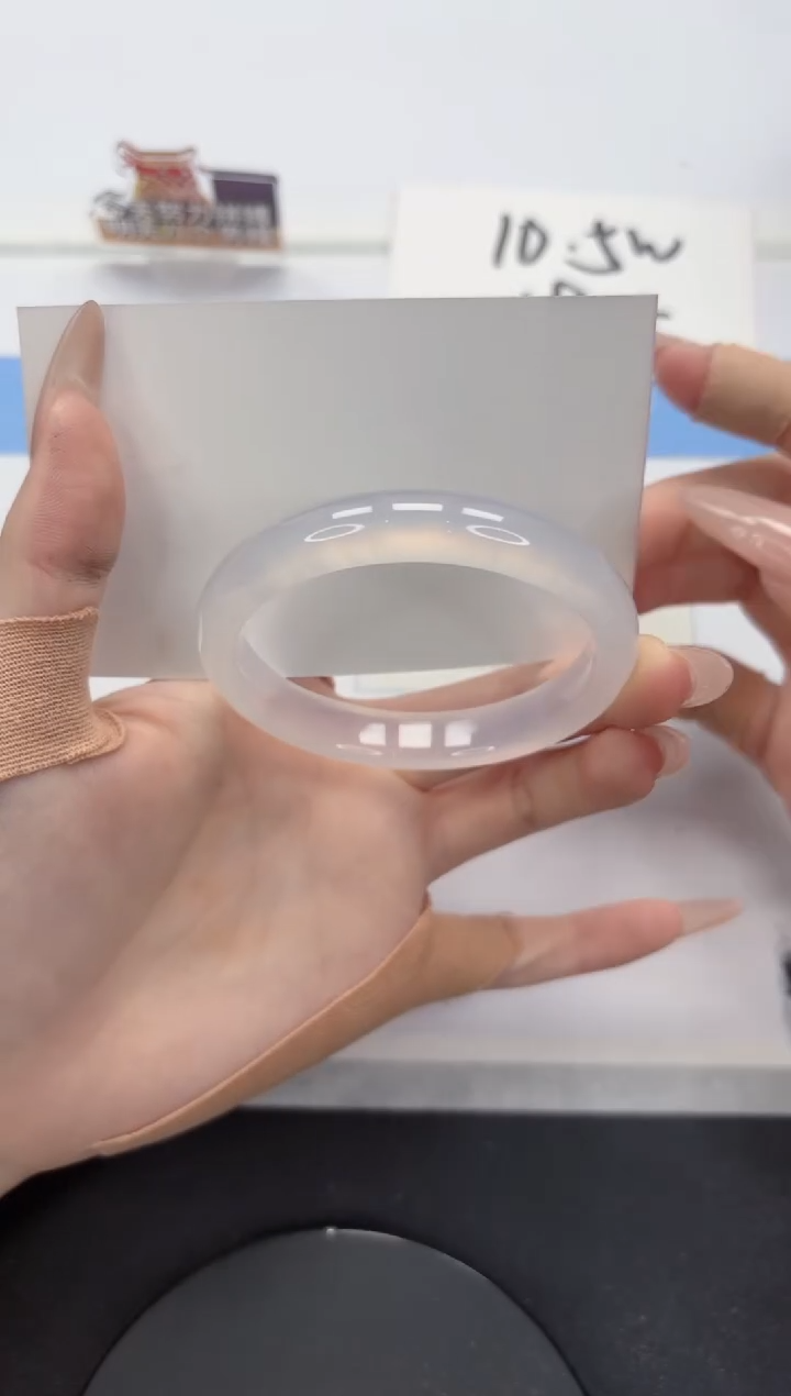 【闪购商品】石英质玉手镯未镶嵌A250-54.1