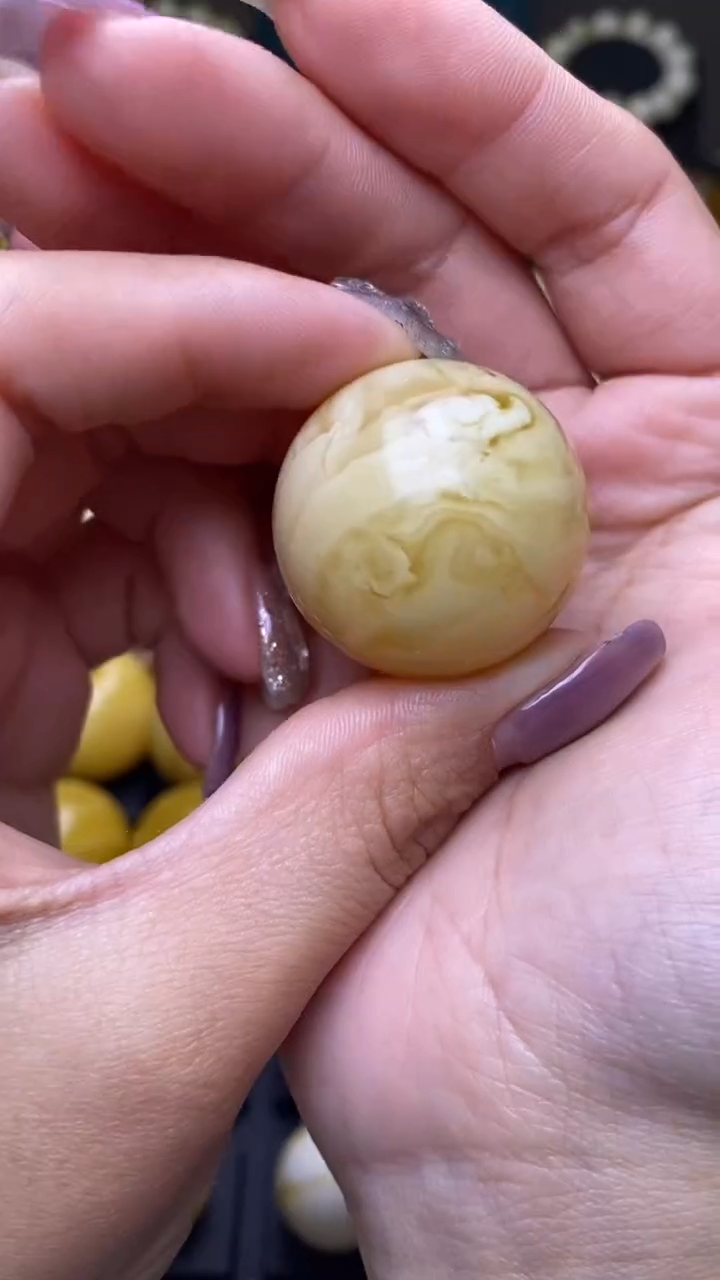 【闪购商品】琥珀裸石未镶嵌葵. 75