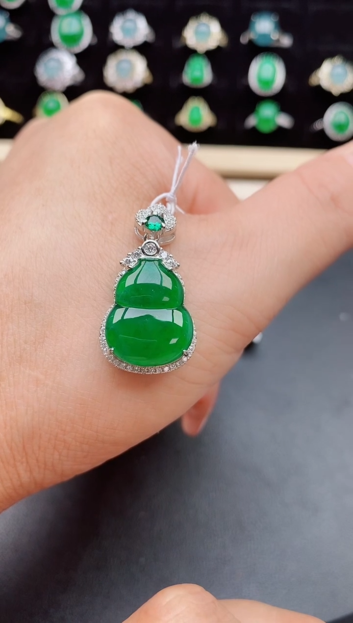 【闪购商品】翡翠吊坠(赠链)银S925镶嵌1321312