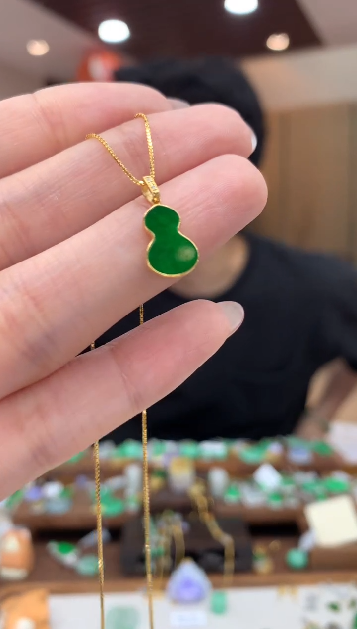 翡翠18K金镶嵌吊坠(不含链)葫芦
