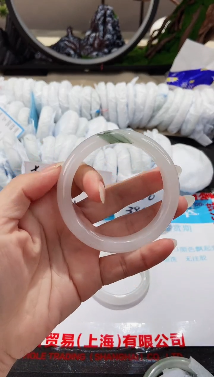 【闪购商品】石英质玉手镯未镶嵌120-58