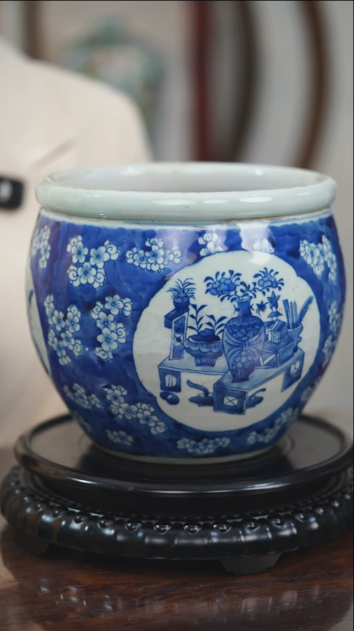 其他陶老***手青花冰梅开窗卷缸