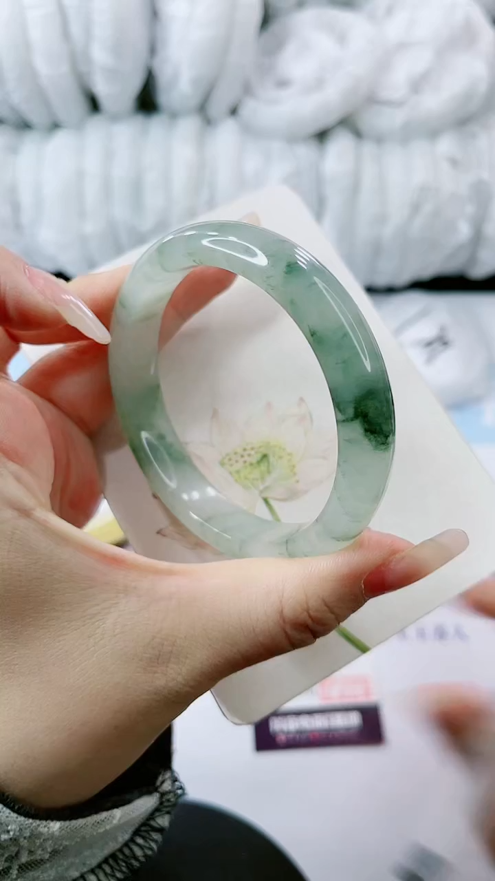 【闪购商品】石英质玉手镯未镶嵌多样性发货A289