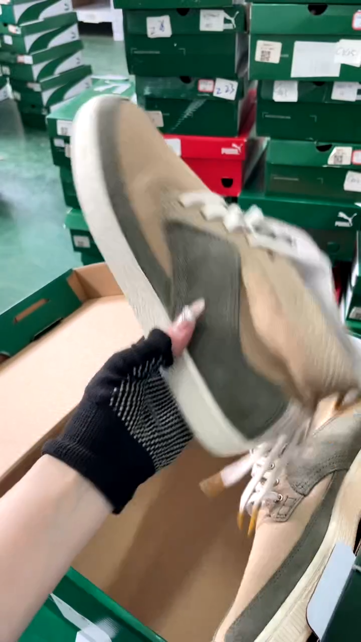 彪马时尚运动休闲鞋42M  Q50