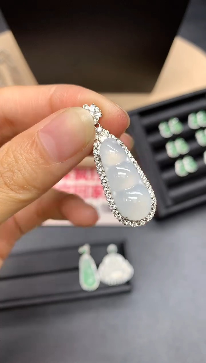 【闪购商品】翡翠吊坠(不含链)银S925镶嵌福豆【多样性发其一】