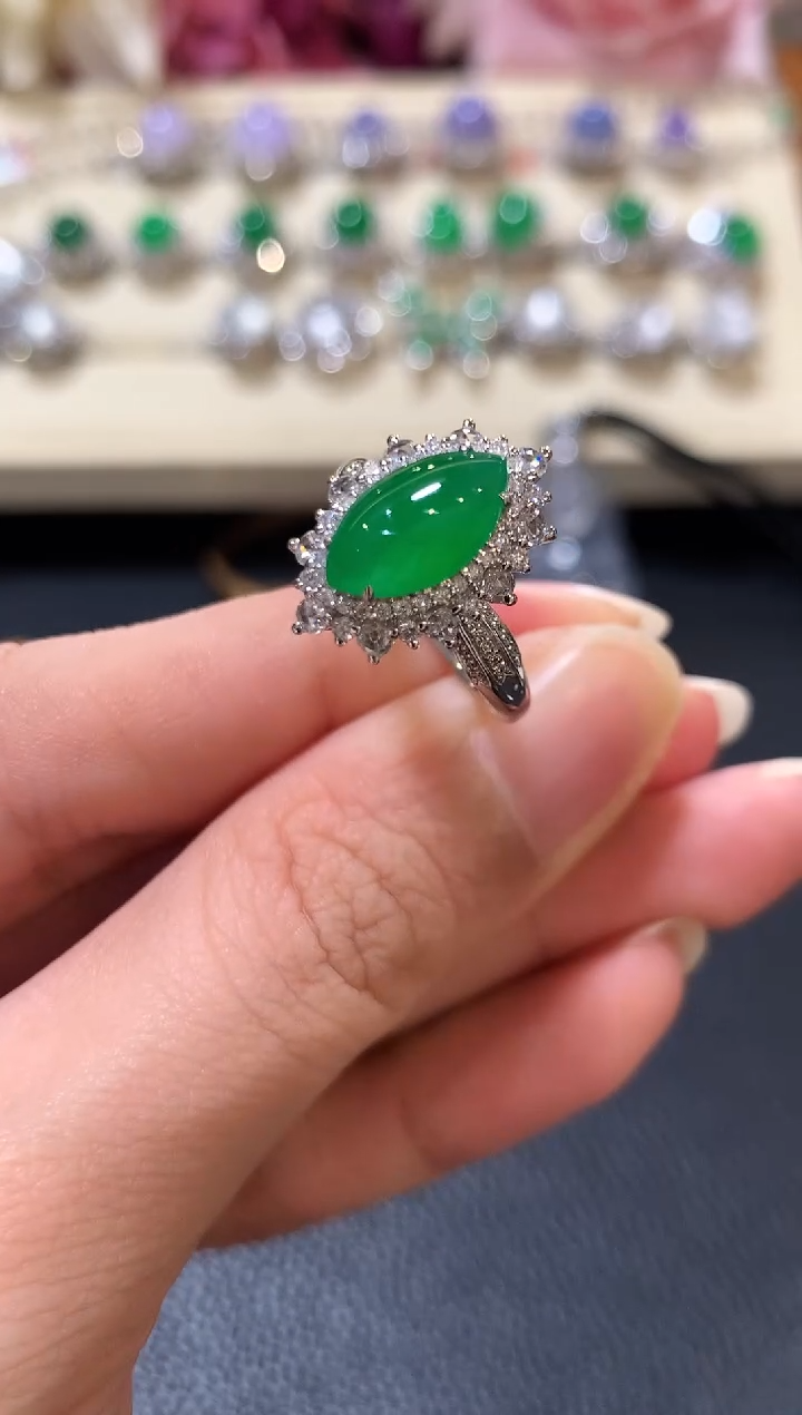 18K金镶嵌戒指翡翠z136  