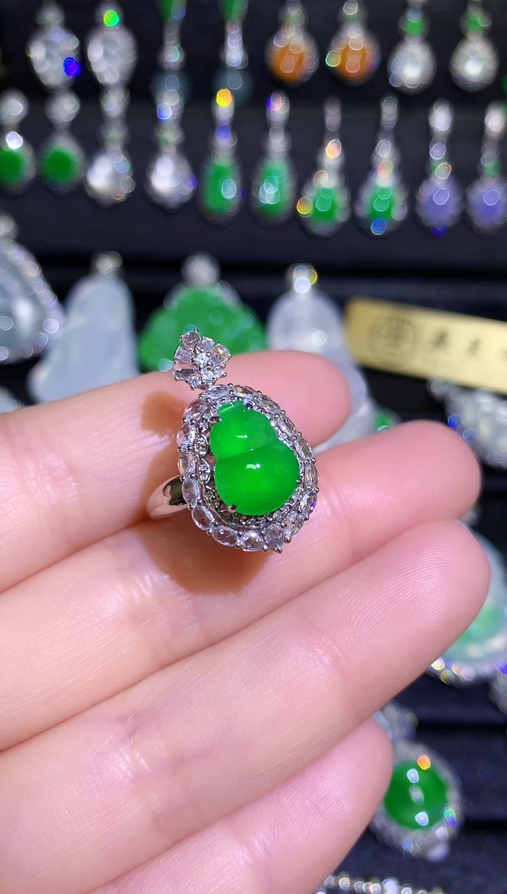 【闪购商品】翡翠颈饰18K金镶嵌高冰满绿正阳绿葫芦吊坠戒指两用款