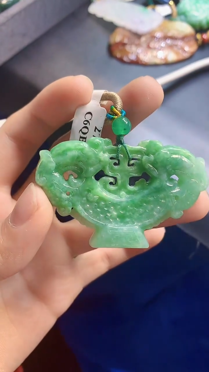 颈饰未镶嵌翡翠天然缅甸a货翡翠