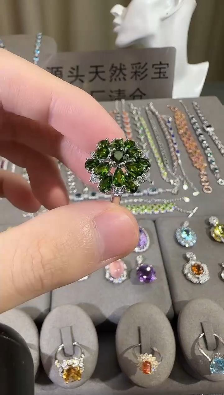 银S925镶嵌透辉石戒指19mm繁花设计款