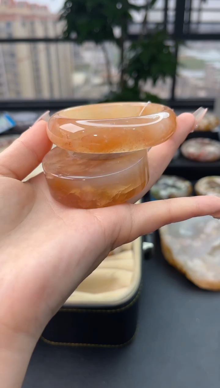 【闪购商品】石英质玉手镯未镶嵌赠送镯心（圈口56