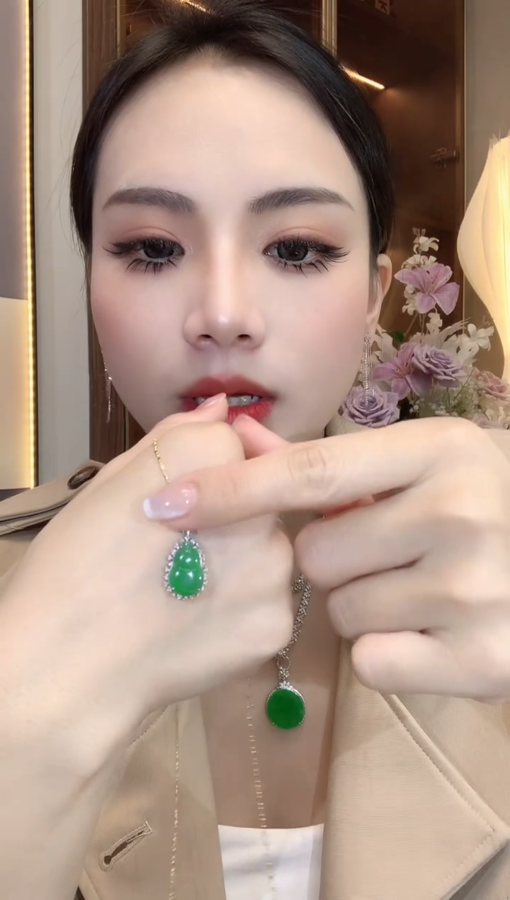 【闪购商品】翡翠吊坠(不含链)18K金镶嵌A28 多样性发货一件
