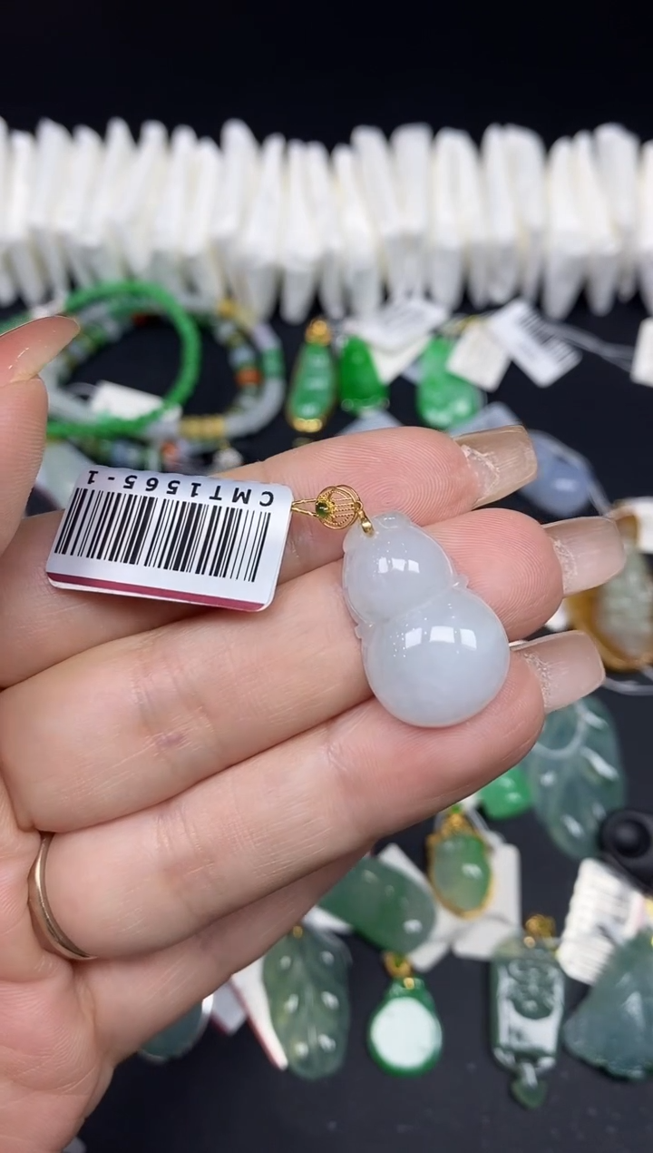 吊坠(不含链)18K金镶嵌翡翠葫芦18K金扣镶嵌@@CMT1565-1