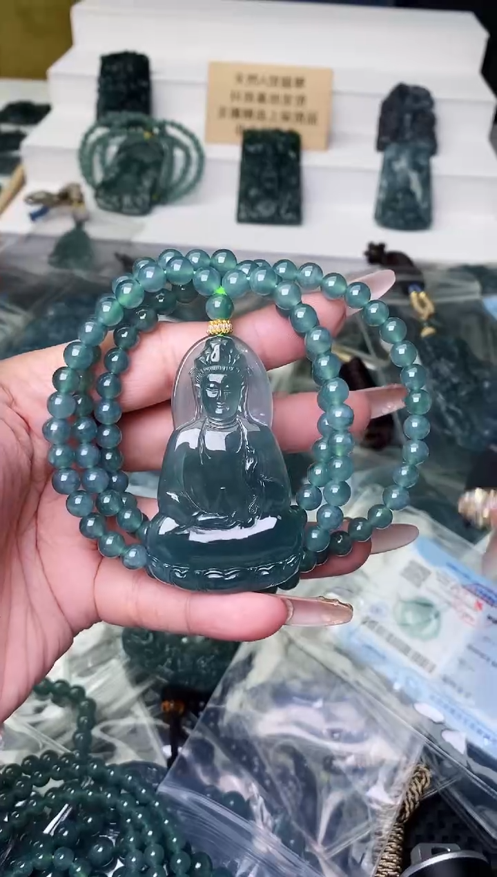 颈饰未镶嵌翡翠 