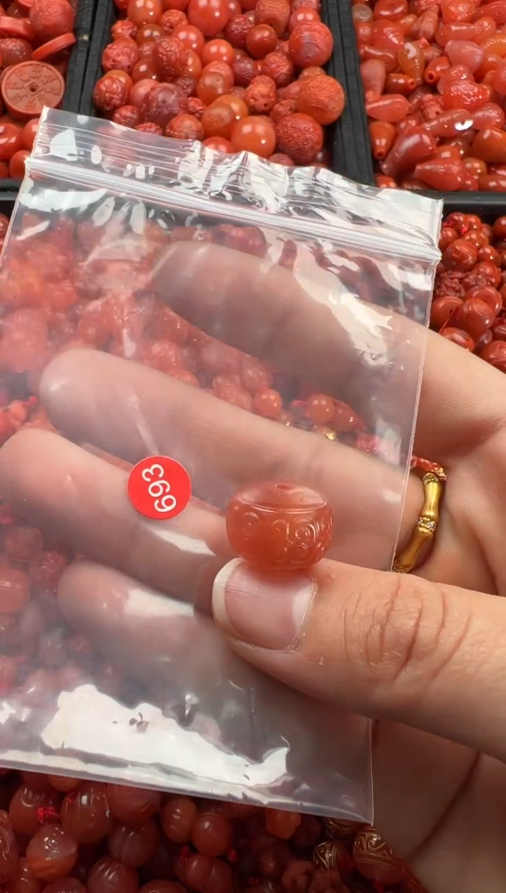 【闪购商品】南红玛瑙颈饰未镶嵌1