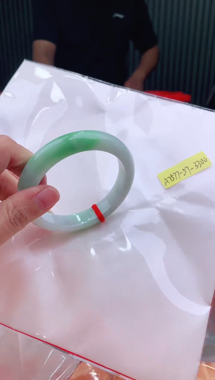 未镶嵌手镯翡翠57