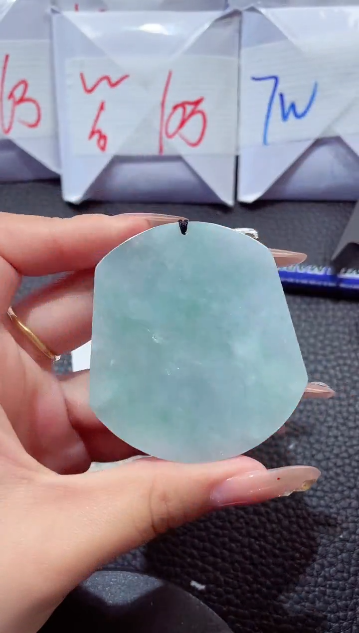 颈饰未镶嵌翡翠20260103