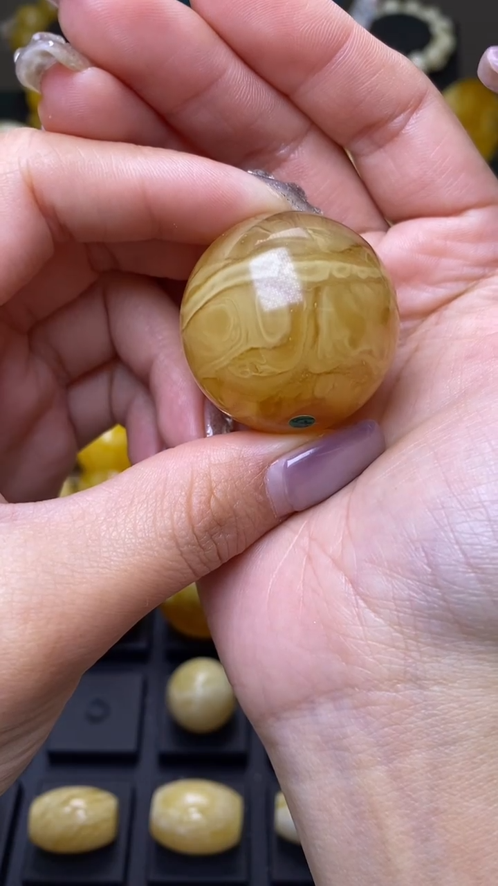 【闪购商品】琥珀裸石未镶嵌葵. 36