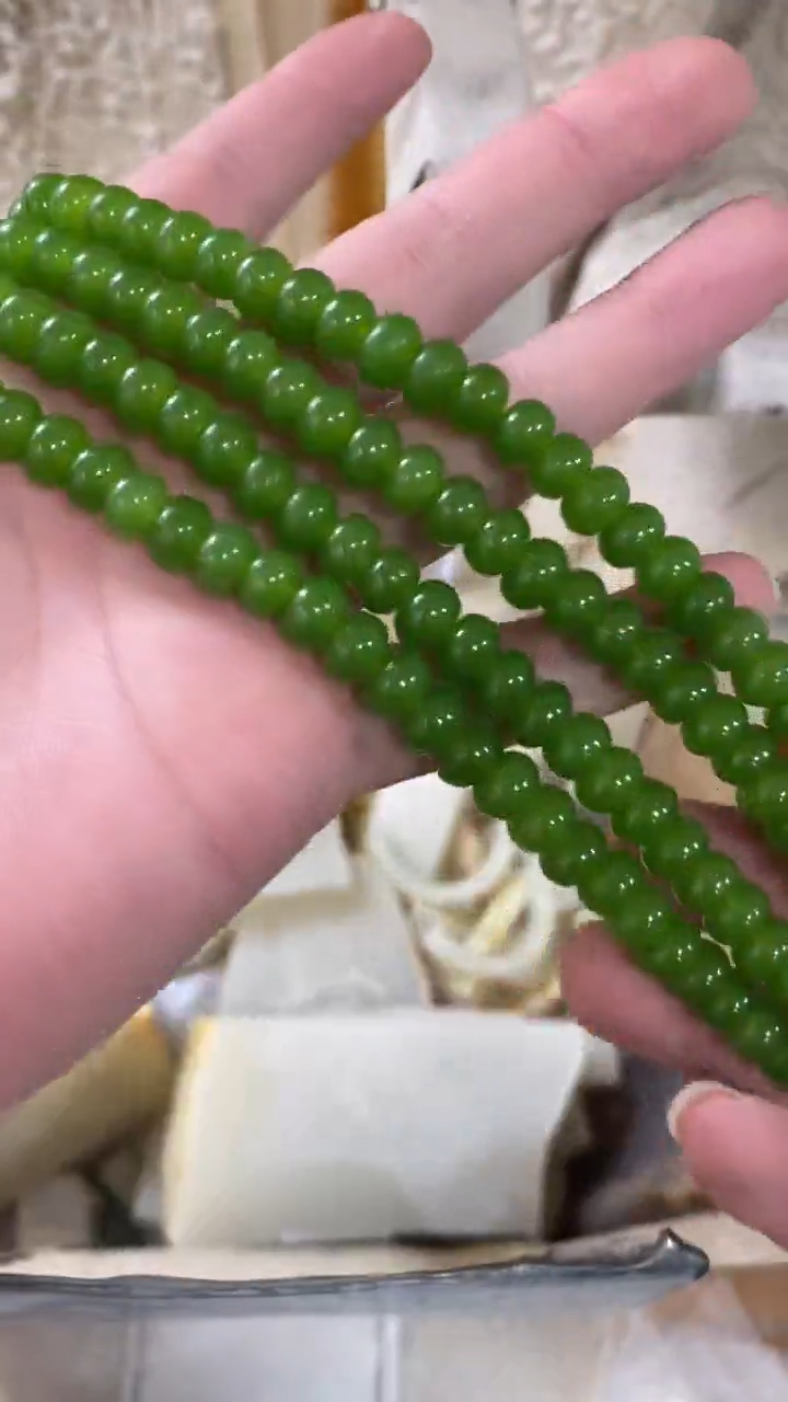 果绿卡8MM算盘珠项链发一条