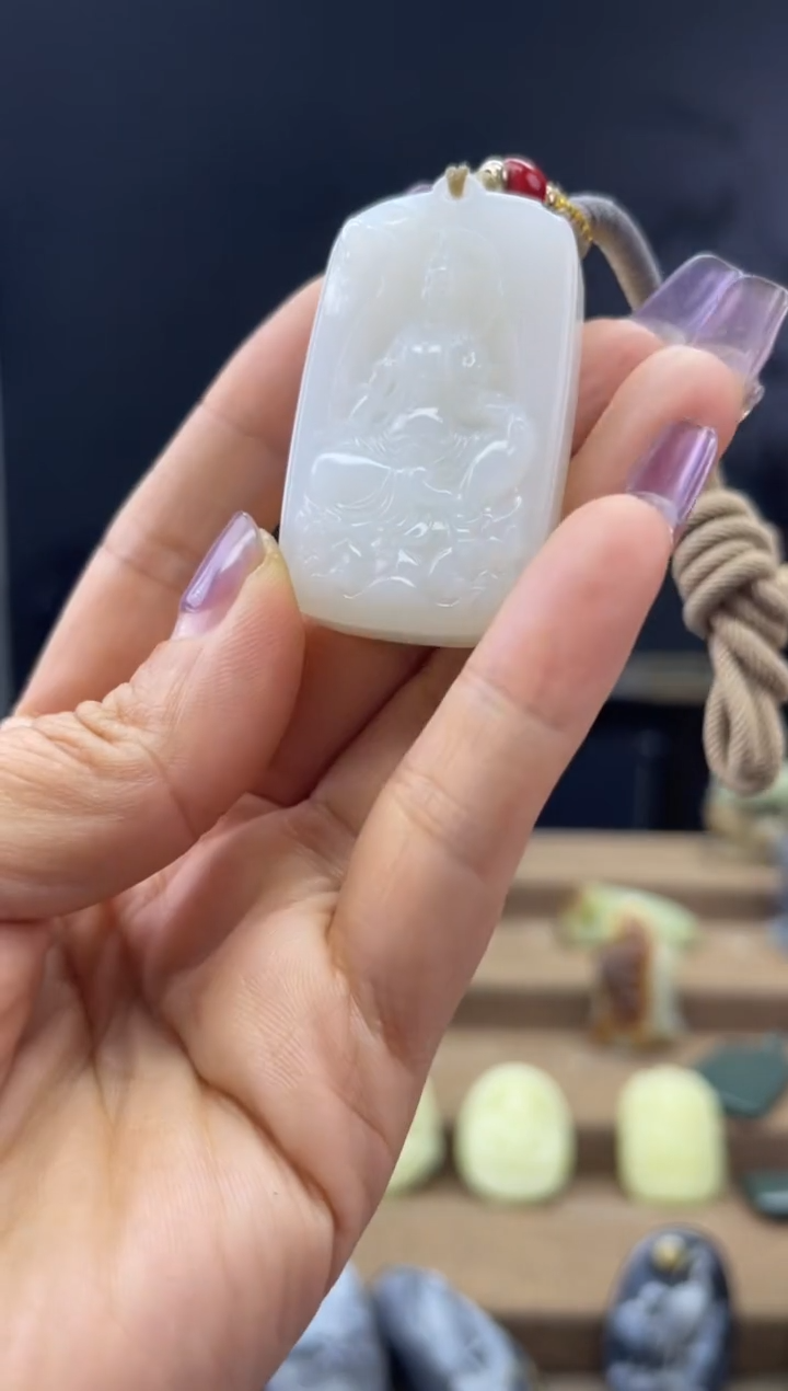 颈饰未镶嵌和田玉1