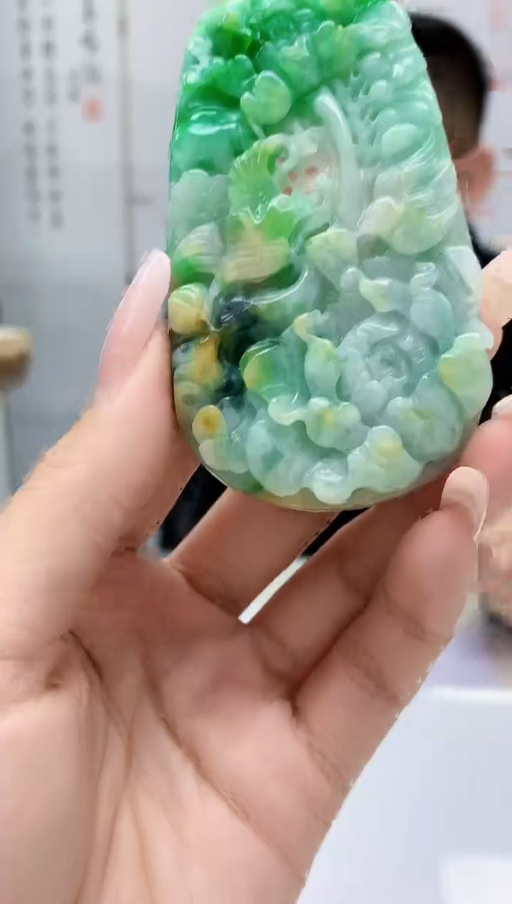 【闪购商品】定制翡翠未镶嵌5152lr-毛货挂件125