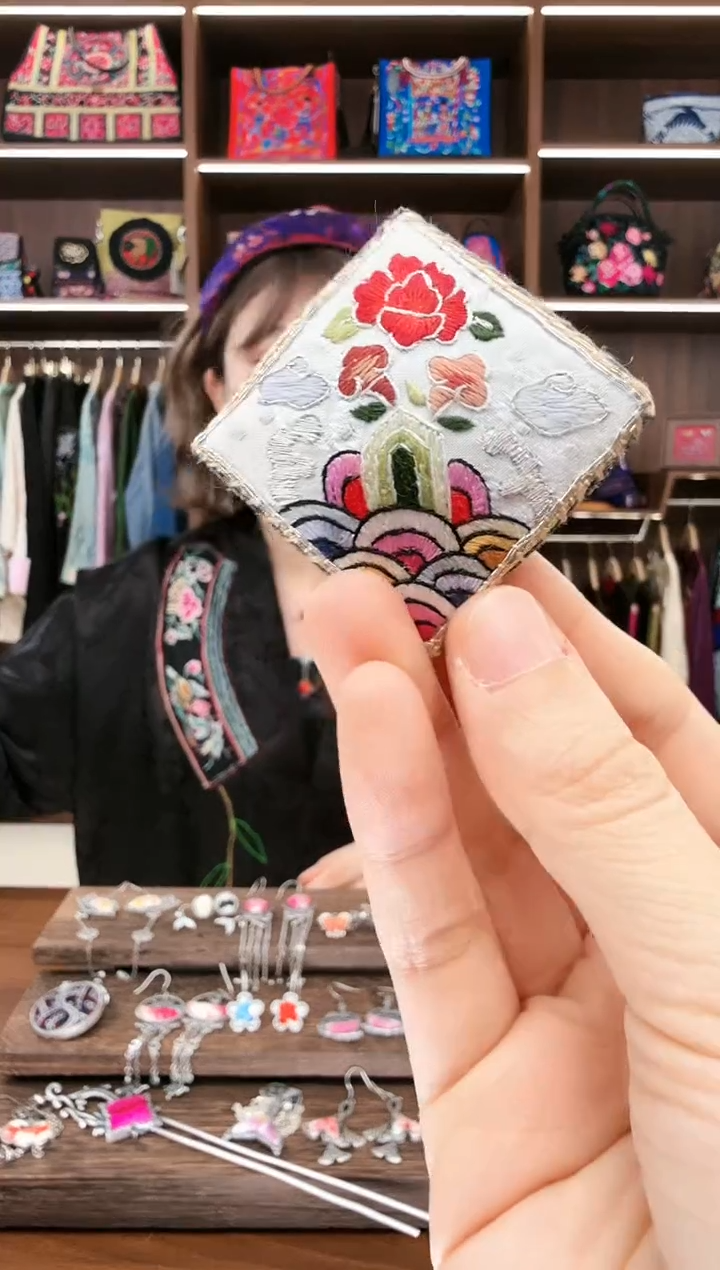 【闪购商品】织绣78蚩梦苗族古绣