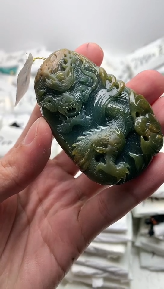 翡翠未镶嵌颈饰咨询客服链接