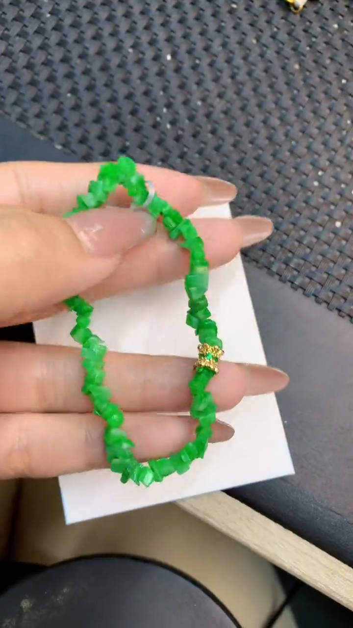 颈饰未镶嵌翡翠1