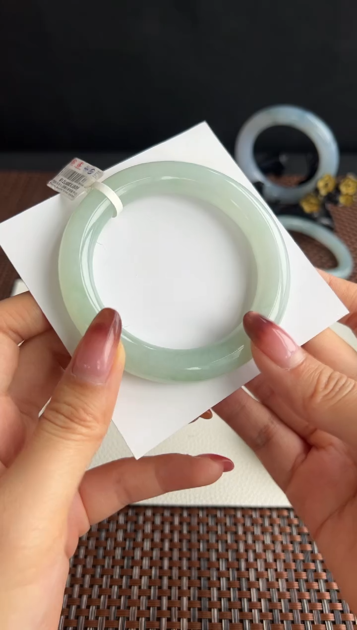 【闪购商品】翡翠手镯未镶嵌11号57*11.1*11