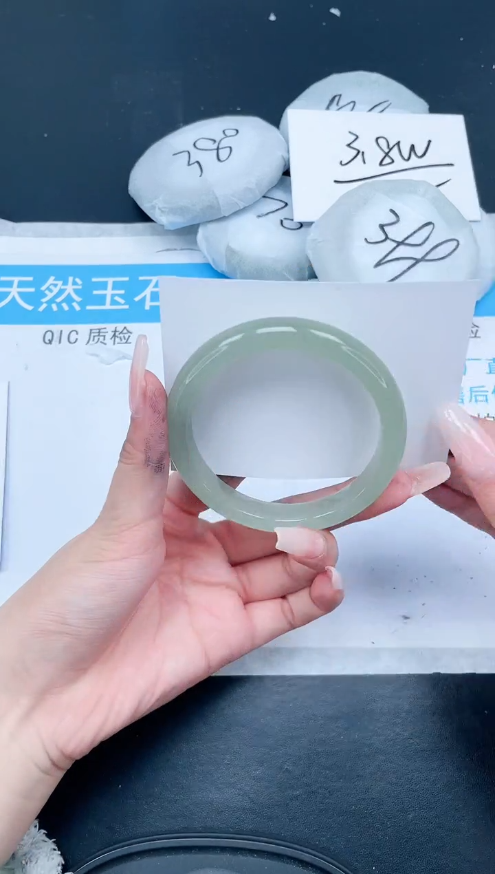 【闪购商品】石英质玉手镯未镶嵌499-61