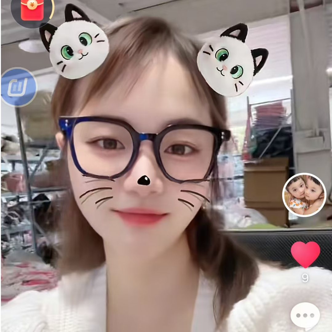 Z777女童高货点点带围脖外套