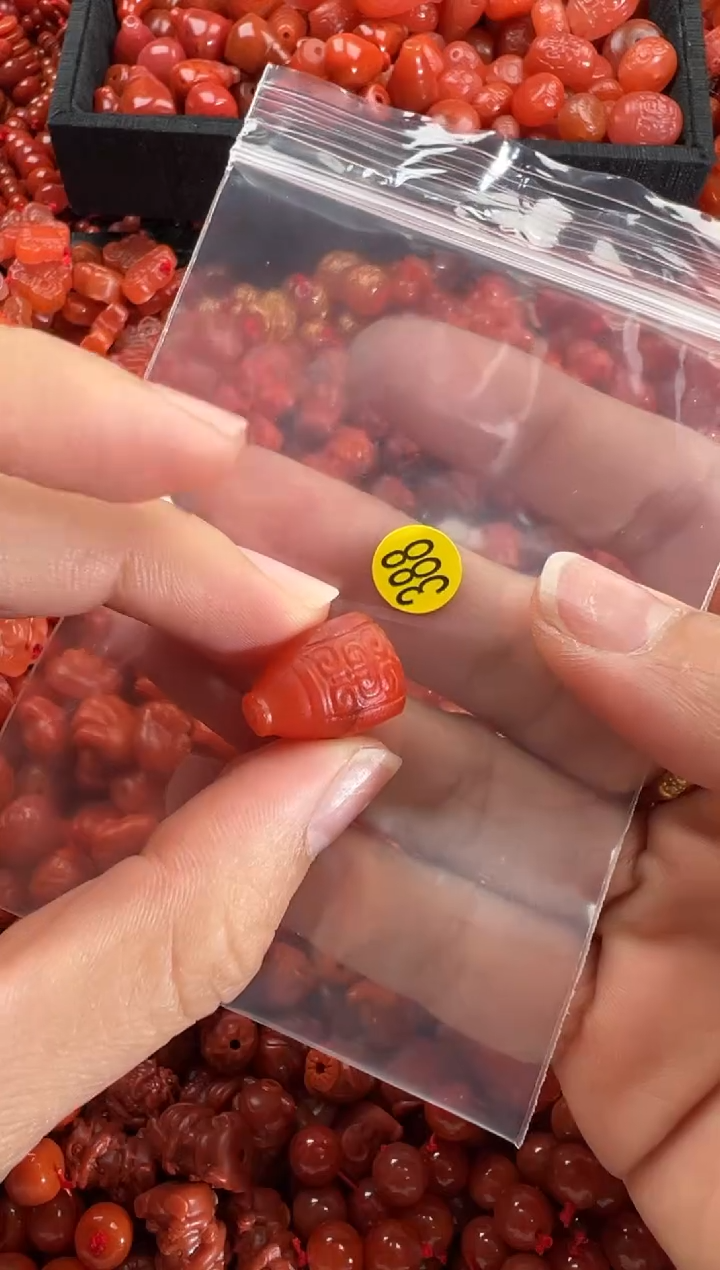 【闪购商品】南红玛瑙颈饰未镶嵌1