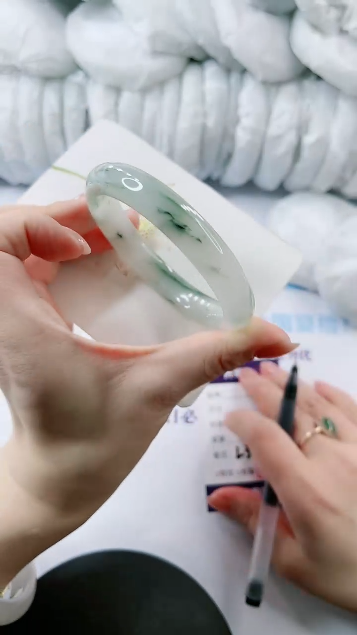 【闪购商品】石英质玉手镯未镶嵌多样性发货L332