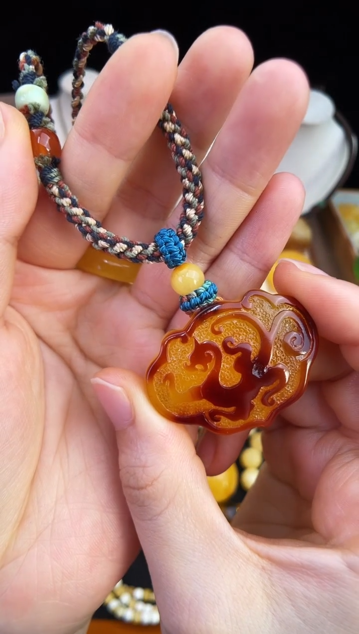 琥珀未镶嵌珠宝奇石柒月