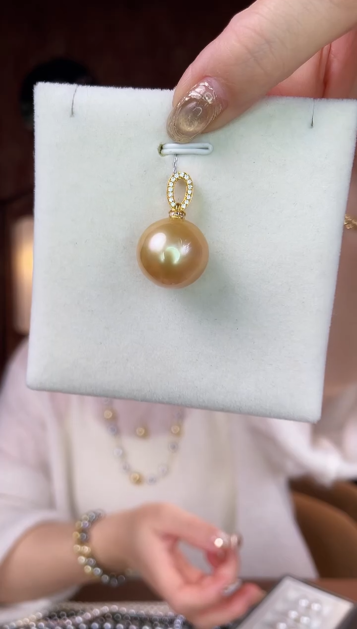 【闪购商品】海水珍珠吊坠(不含链)18K金镶嵌金珠17-18mm多样性发一