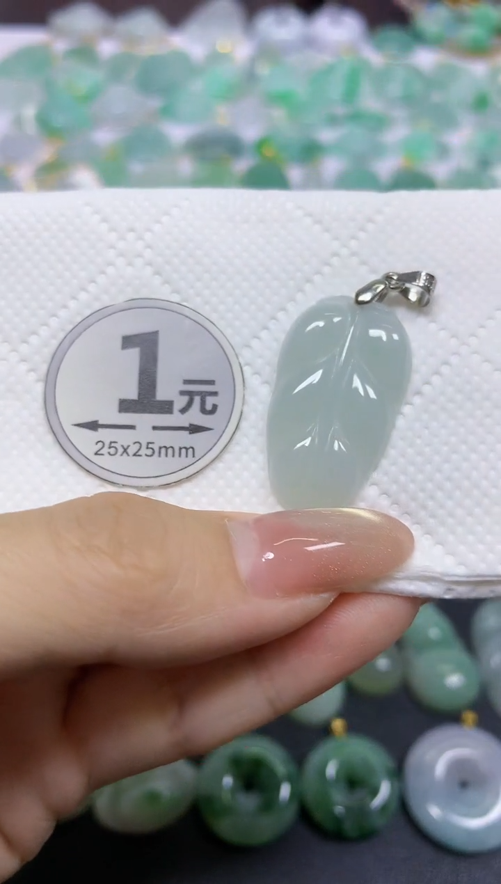颈饰未镶嵌翡翠天然翡翠A货