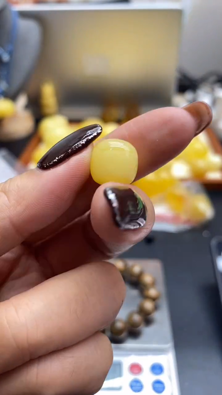 琥珀未镶嵌珠宝奇石2685