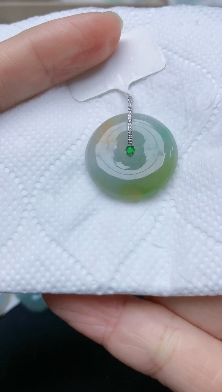 翡翠18K金镶嵌颈饰天然翡翠A货